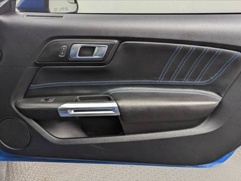 Used 2019 Ford Mustang Coupe RWD image 19