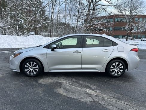 Used 2021 Toyota Corolla LE image 9