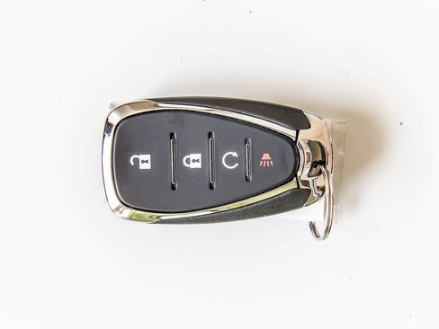 Used 2022 Chevrolet Bolt EUV Premier w/ Sun & Sound Package FWD image 38