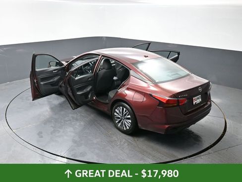 Used 2024 Nissan Altima 2.5 SV image 61