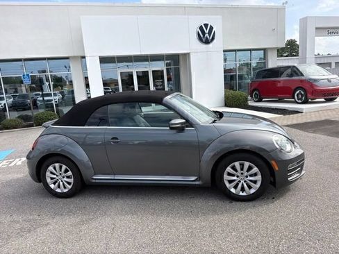 Used 2018 Volkswagen Beetle 2.0T S FWD image 30