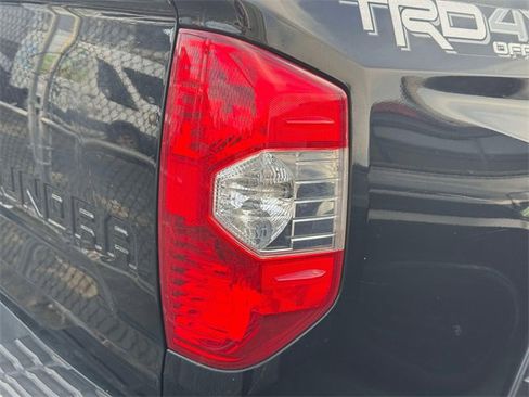 Certified 2017 Toyota Tundra SR5 image 11