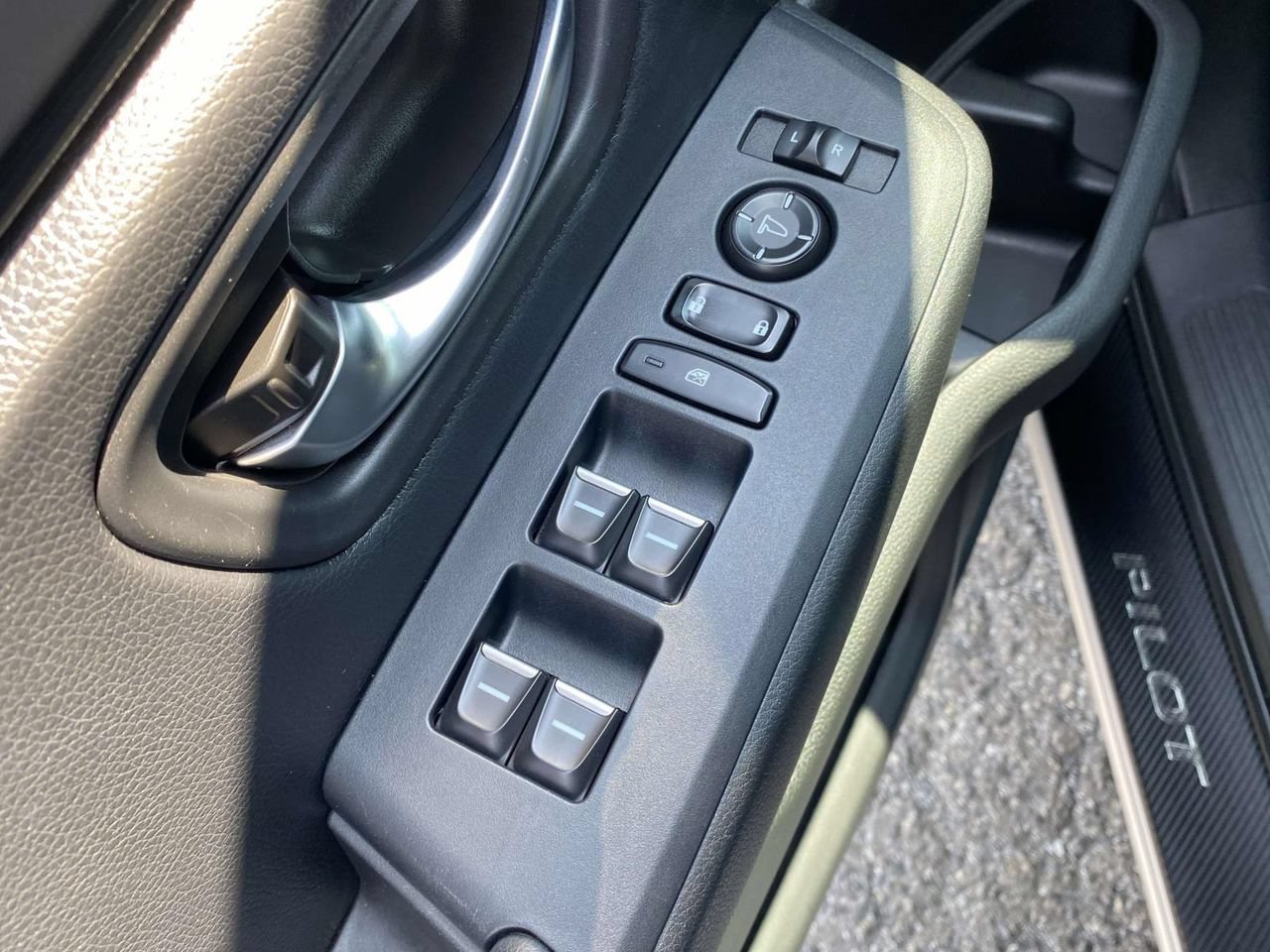 Used 2024 Honda Pilot EX-L image 18