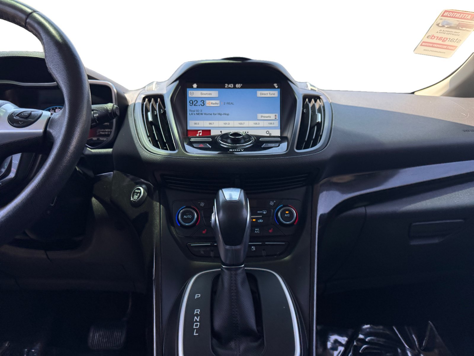 Used 2017 Ford C-MAX Energi Titanium FWD image 11