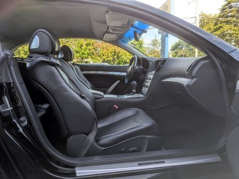 Used 2013 INFINITI G37 Convertible w/ Premium Pkg RWD image 30
