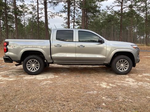 New 2025 Chevrolet Colorado LT w/ LT Convenience Package AWD/4WD image 6