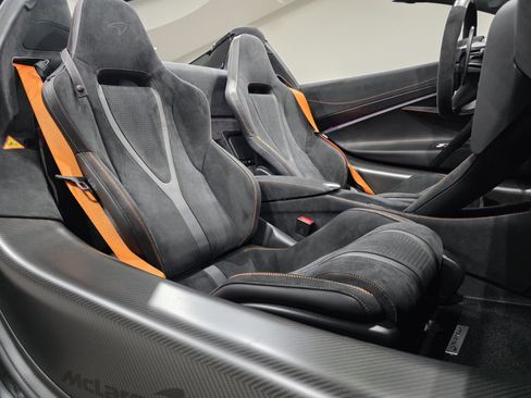New 2025 McLaren 750S Spider RWD image 27