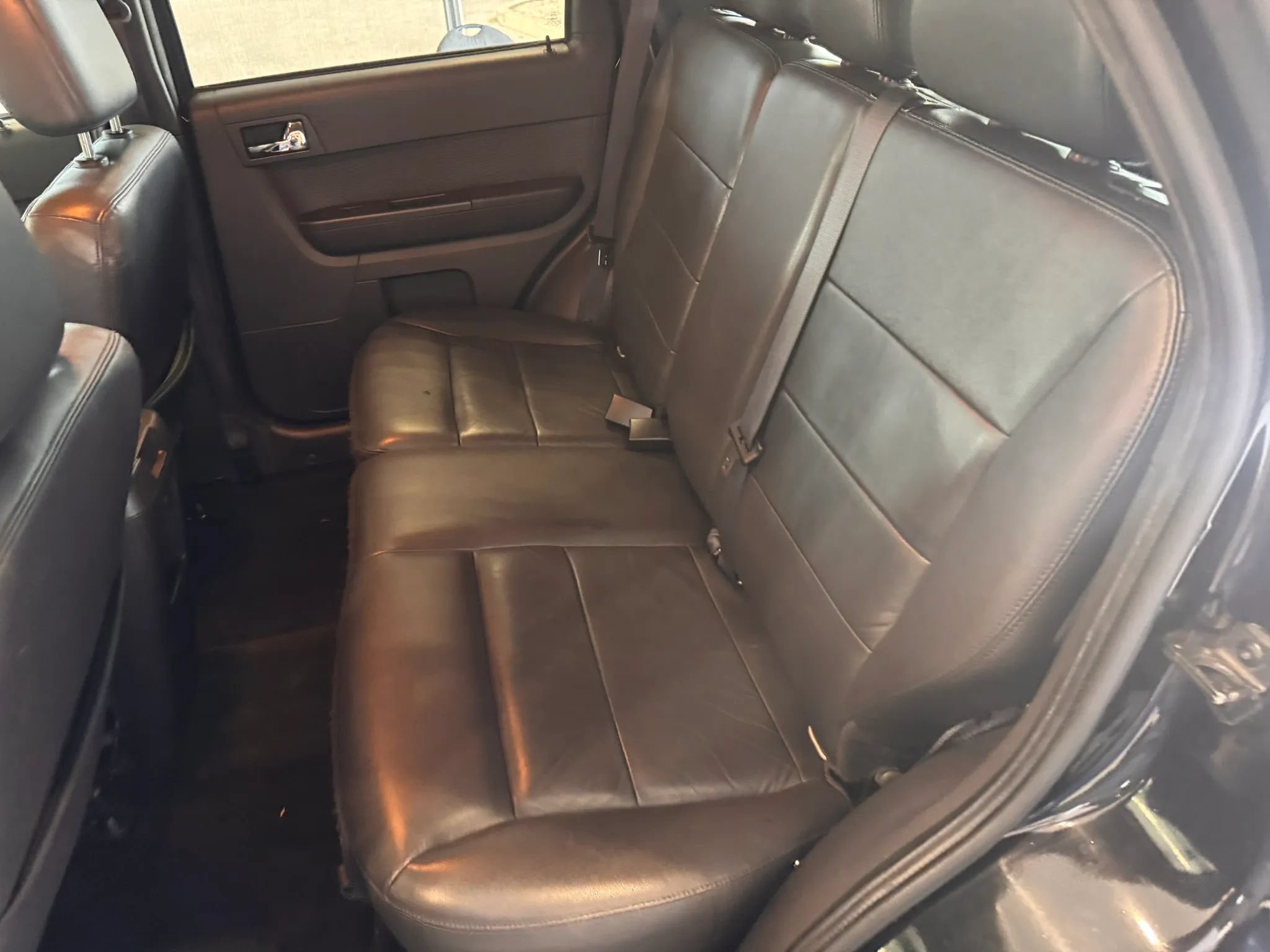 Used 2012 Ford Escape Limited w/ Class II Trailer Tow Pkg FWD image 27