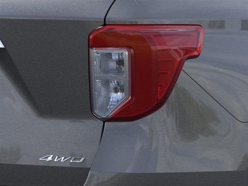 New 2024 Ford Explorer XLT w/ Equipment Group 202A image 21