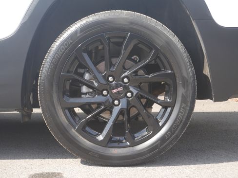 Used 2024 GMC Terrain SLE w/ Driver Convenience Package AWD/4WD image 19