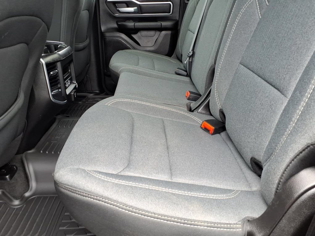 Used 2022 RAM 1500 Big Horn AWD/4WD image 16