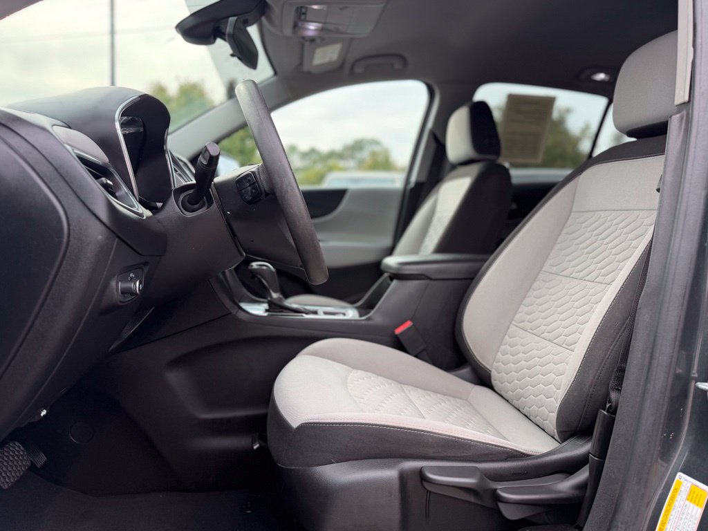 Used 2021 Chevrolet Equinox LS FWD image 14