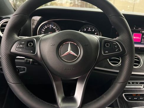 Used 2018 Mercedes-Benz E 300 E 300 image 22
