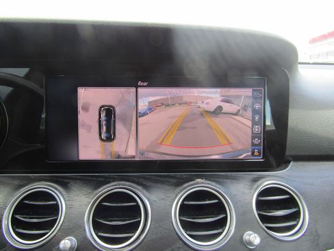 Used 2019 Mercedes-Benz E 300 4MATIC w/ Premium 1 Package image 15