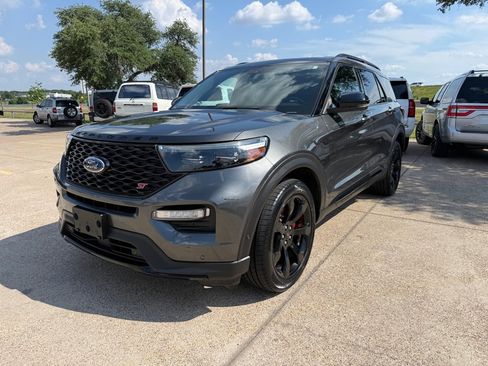 Used 2020 Ford Explorer ST w/ ST Street Pack AWD/4WD image 3