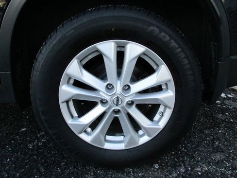 Used 2016 Nissan Rogue SV w/ SV Premium Package image 14