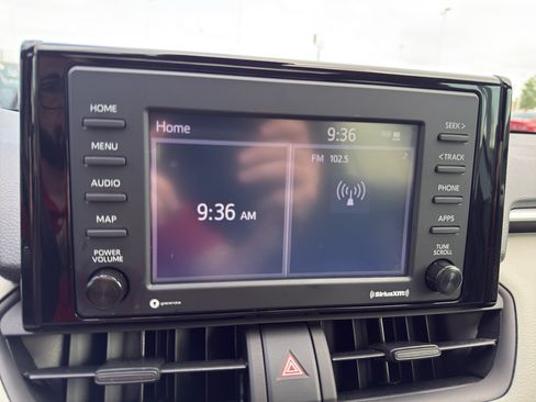 Certified 2022 Toyota RAV4 XLE w/ Convenience Package FWD image 16