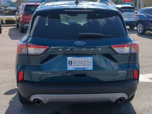 Used 2020 Ford Escape Titanium image 5
