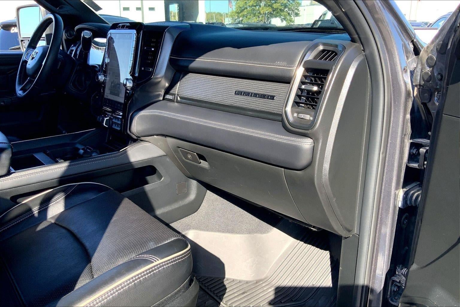 Used 2024 RAM 3500 Limited AWD/4WD image 16
