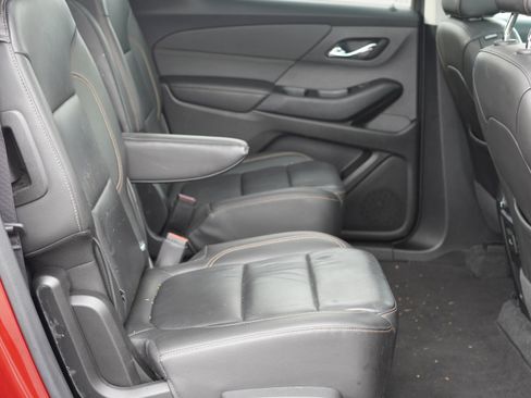 Used 2020 Chevrolet Traverse LT w/ LT Premium Package image 17