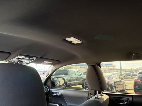 Used 2021 Toyota Tacoma TRD Off-Road image 20