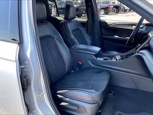 Used 2023 Jeep Grand Cherokee Altitude AWD/4WD image 7