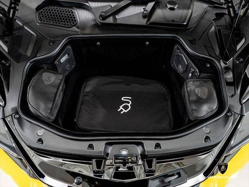Used 2024 Lamborghini Revuelto AWD/4WD image 5