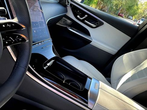 Used 2023 Mercedes-Benz GLC 300 4MATIC image 23