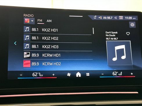 Certified 2025 BMW X1 xDrive28i w/ M Sport Package image 22