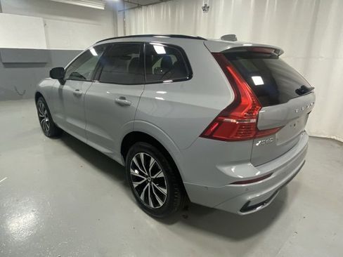 Certified 2025 Volvo XC60 B5 Plus image 2