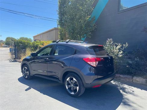 Used 2018 Honda HR-V EX-L image 3