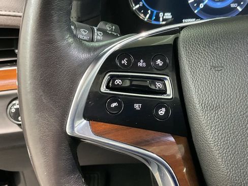 Used 2019 Cadillac Escalade Luxury AWD/4WD image 9