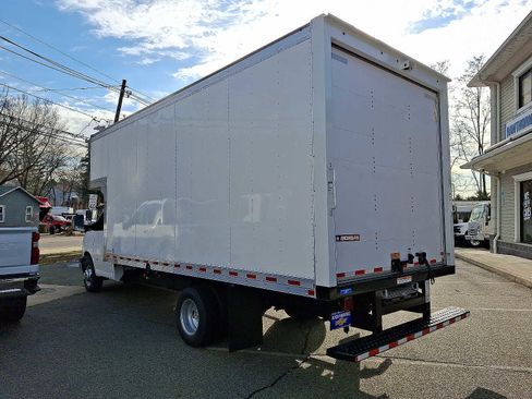 New 2024 Chevrolet Express 3500 Van 177 w/ Power Convenience Package image 4