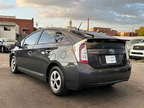 Used 2013 Toyota Prius Two w/ Preferred Accessory Pkg FWD image 8