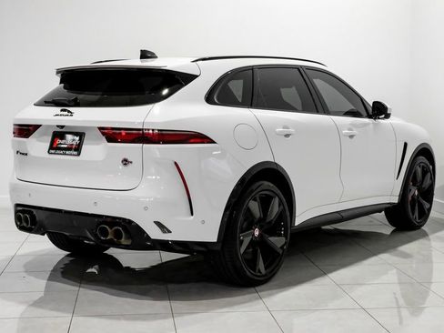 Used 2023 Jaguar F-PACE SVR image 4