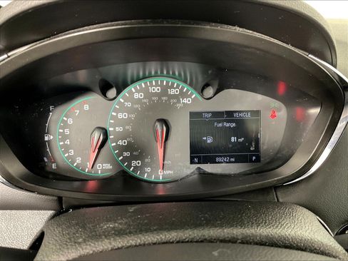 Used 2020 Chevrolet Trax LT w/ LT Convenience Package FWD image 14