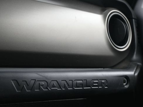 Used 2021 Jeep Wrangler Sport AWD/4WD image 17