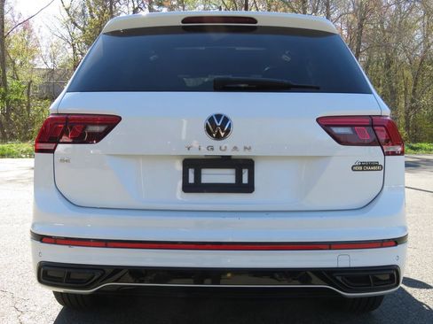 Used 2022 Volkswagen Tiguan SE R-Line AWD/4WD image 6