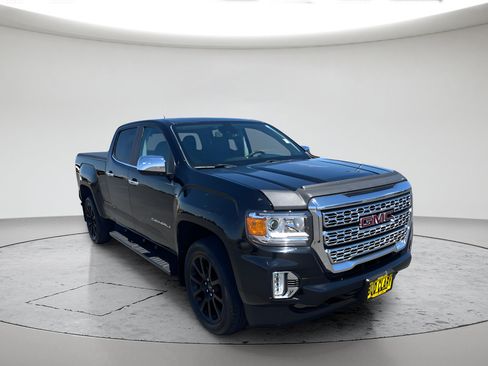 Used 2022 GMC Canyon Denali w/ Denali Black Edition Package AWD/4WD image 3