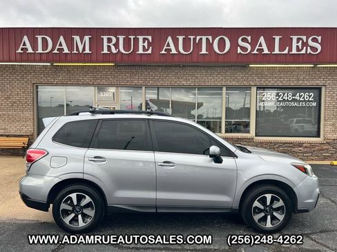 Used 2017 Subaru Forester 2.5i Limited image 1