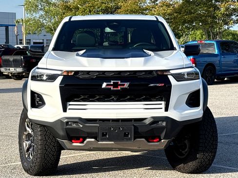 Used 2023 Chevrolet Colorado ZR2 w/ ZR2 Convenience Package III image 2