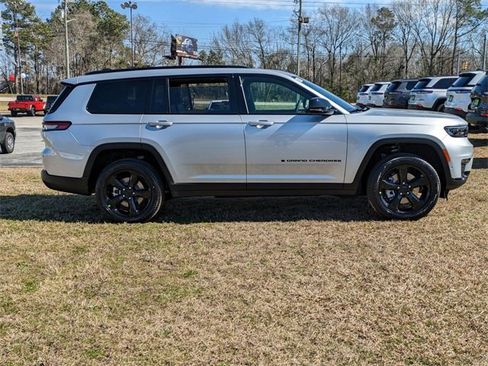 New 2025 Jeep Grand Cherokee L Limited w/ Luxury Tech Group II image 10
