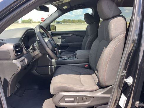 Certified 2025 Honda Pilot Sport image 11