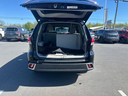 Used 2019 Toyota Highlander Limited AWD/4WD image 10