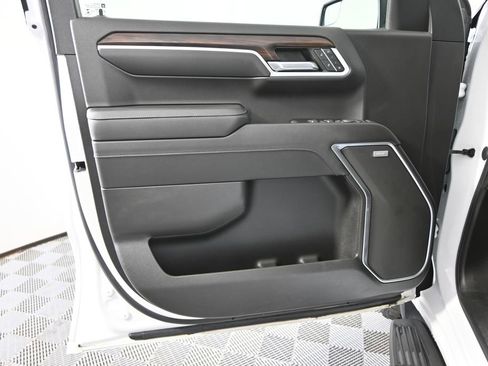 Used 2022 GMC Sierra 1500 SLT w/ SLT Convenience Package AWD/4WD image 19