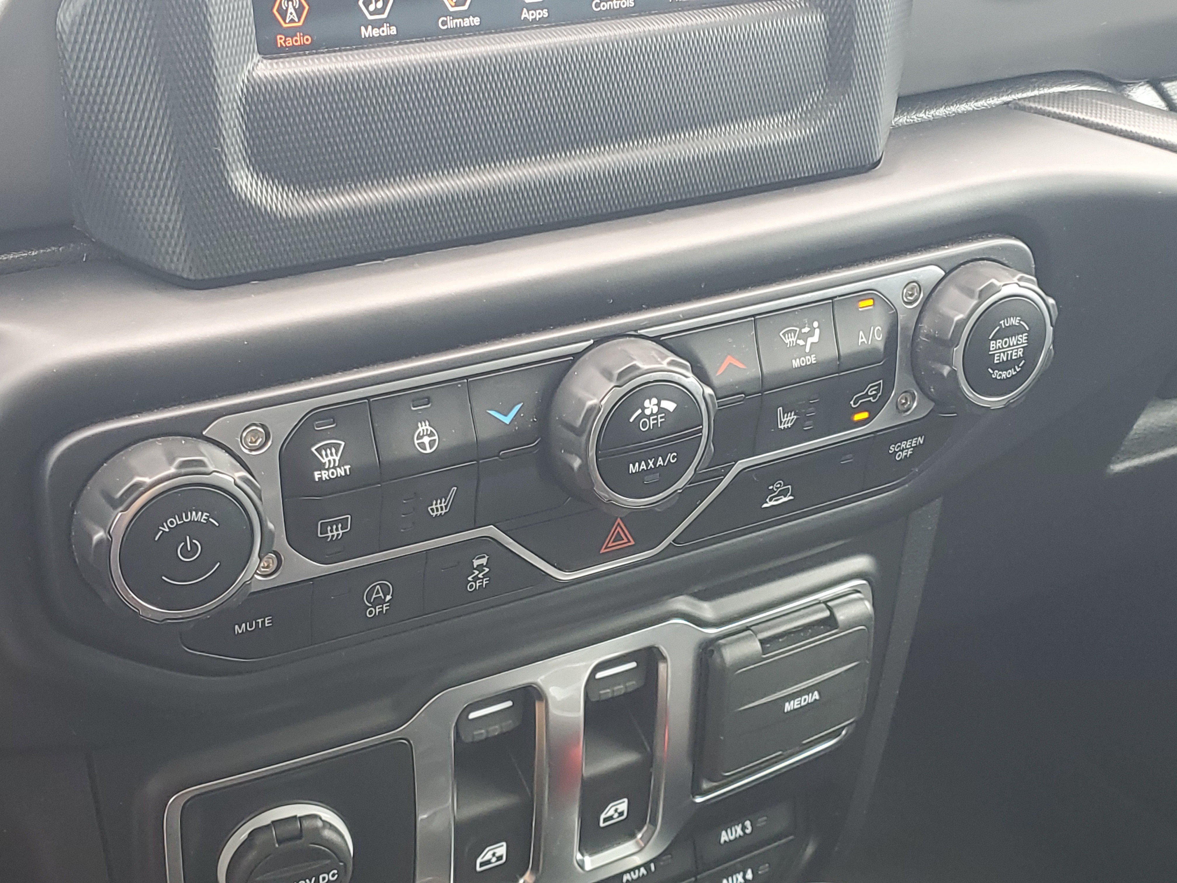 Used 2022 Jeep Wrangler Sport AWD/4WD image 23