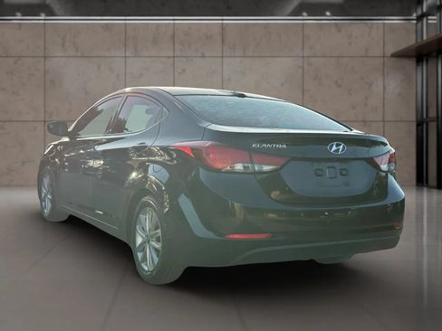 Used 2014 Hyundai Elantra SE w/ Option Group 02 FWD image 3