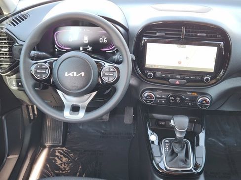 Certified 2025 Kia Soul S image 27