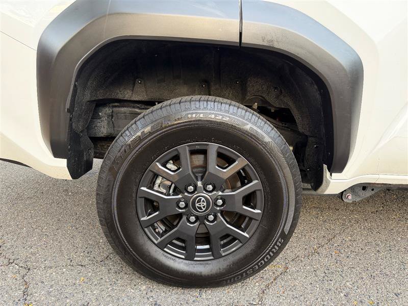 Used 2025 Toyota 4Runner SR5 AWD/4WD image 19