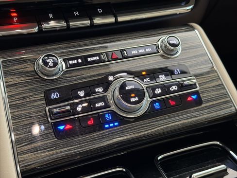 Used 2020 Lincoln Aviator Black Label w/ Dynamic Handling Package AWD/4WD image 19